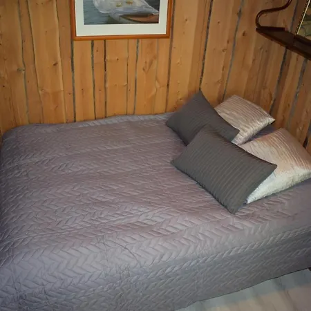 Pyhaen Kaemppae Log Apartment Vakantiehuis *